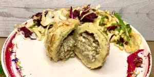 Hähnchen Knödel mit Beilagensalat