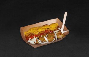 Currywurst und Semmel
