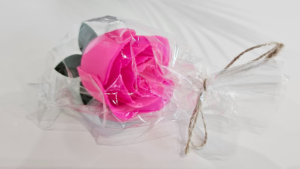 Kleine ewige Rose in 4 cm - Perfekt für Muttertag oder Geburtstag.