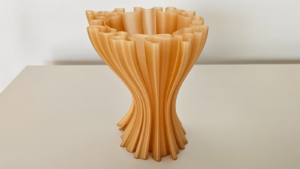Exklusive "Paper Cut Vase" mit 15 cm - Goldfarben