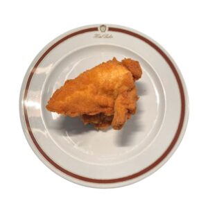 Halbes ausgelöstes Wiener Backhendl
